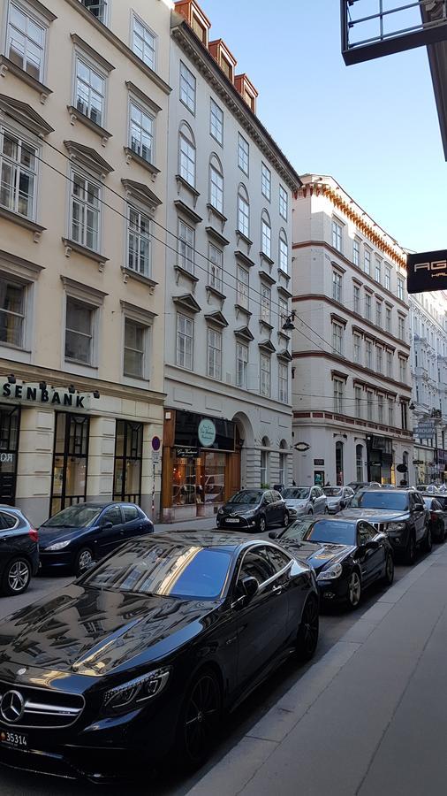 Sobieski Apartments St. Stephen'S Cathedral Vienna Exterior photo